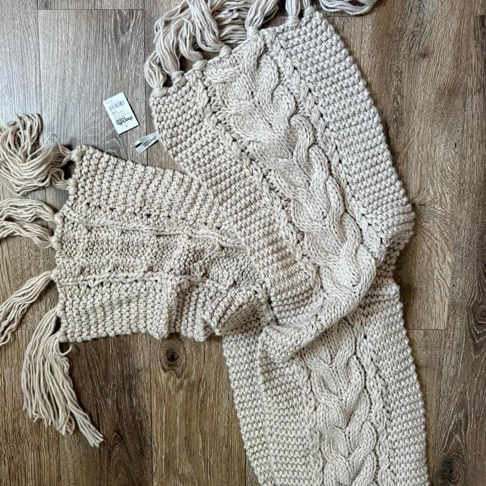 Charlotte-russe Women's Tan and Cream Scarf-wraps